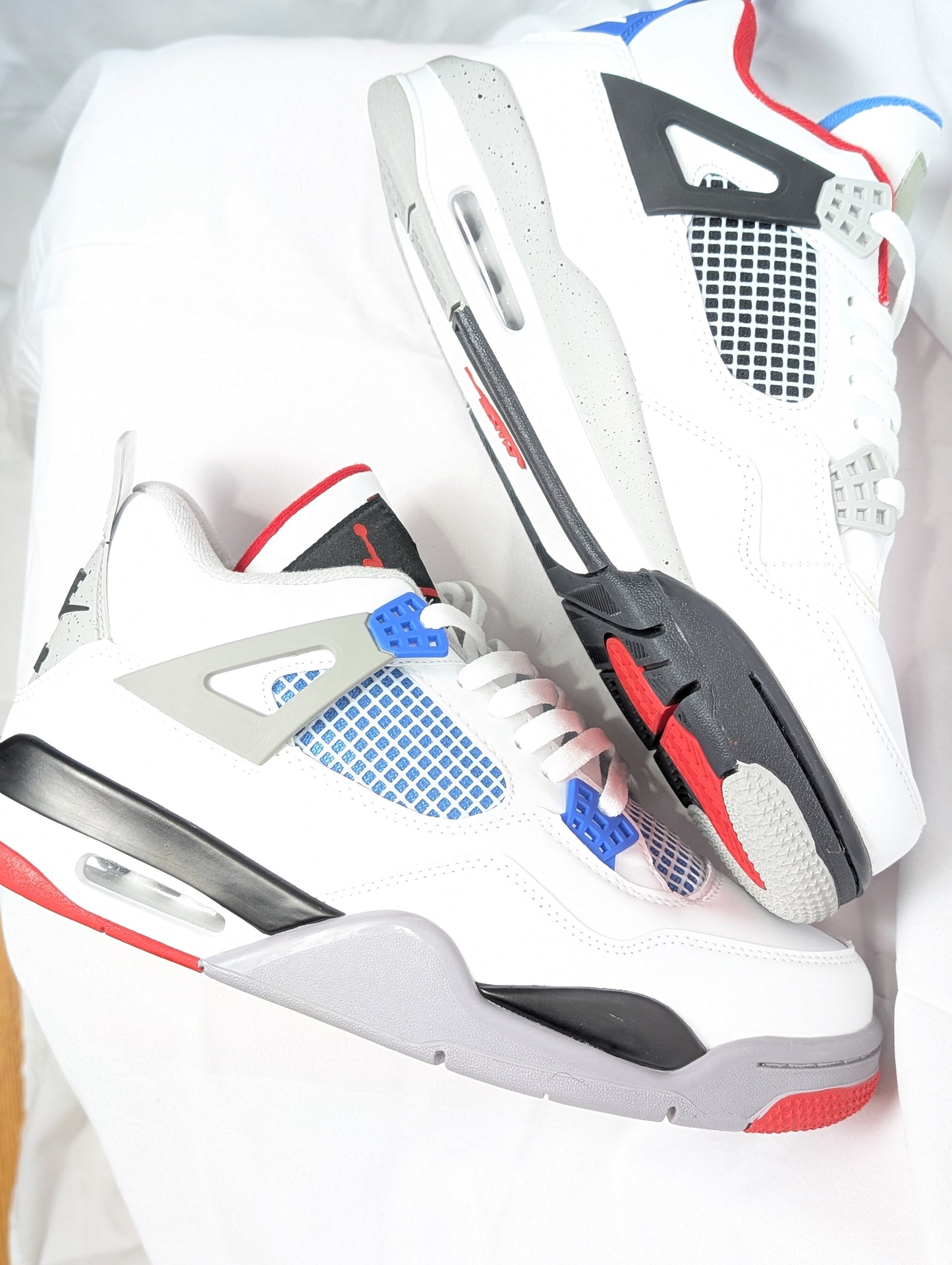 Retro4 White with Multi Accents