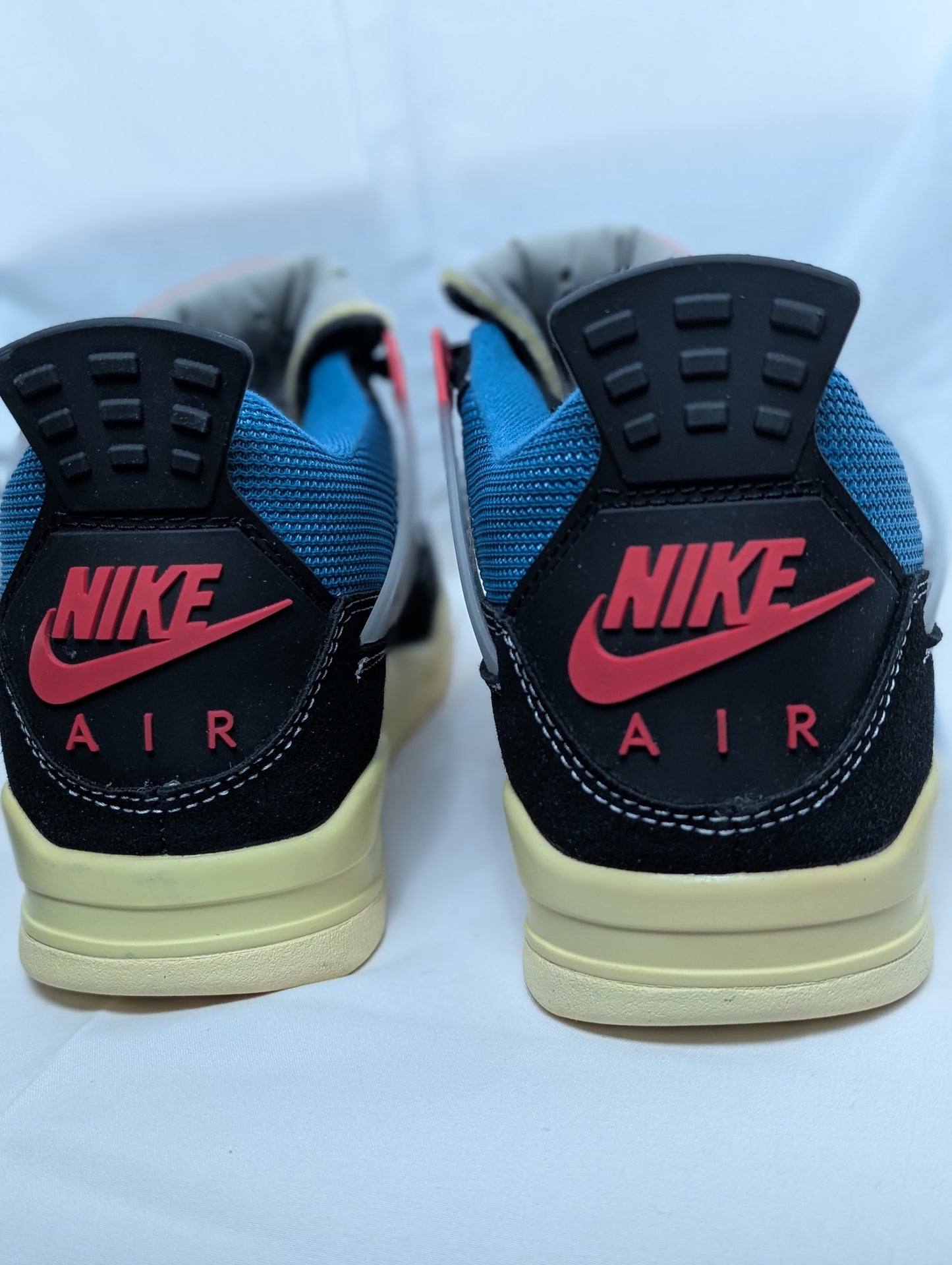 Retro4 Union Off Noir AJ